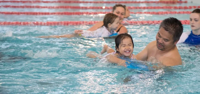 structured infant swimming lessons